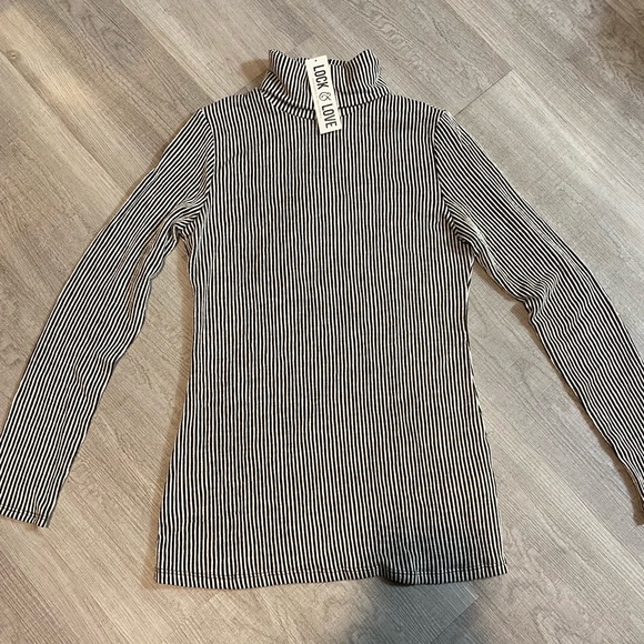 Gorgeous NWT Top - Picture 5 of 11